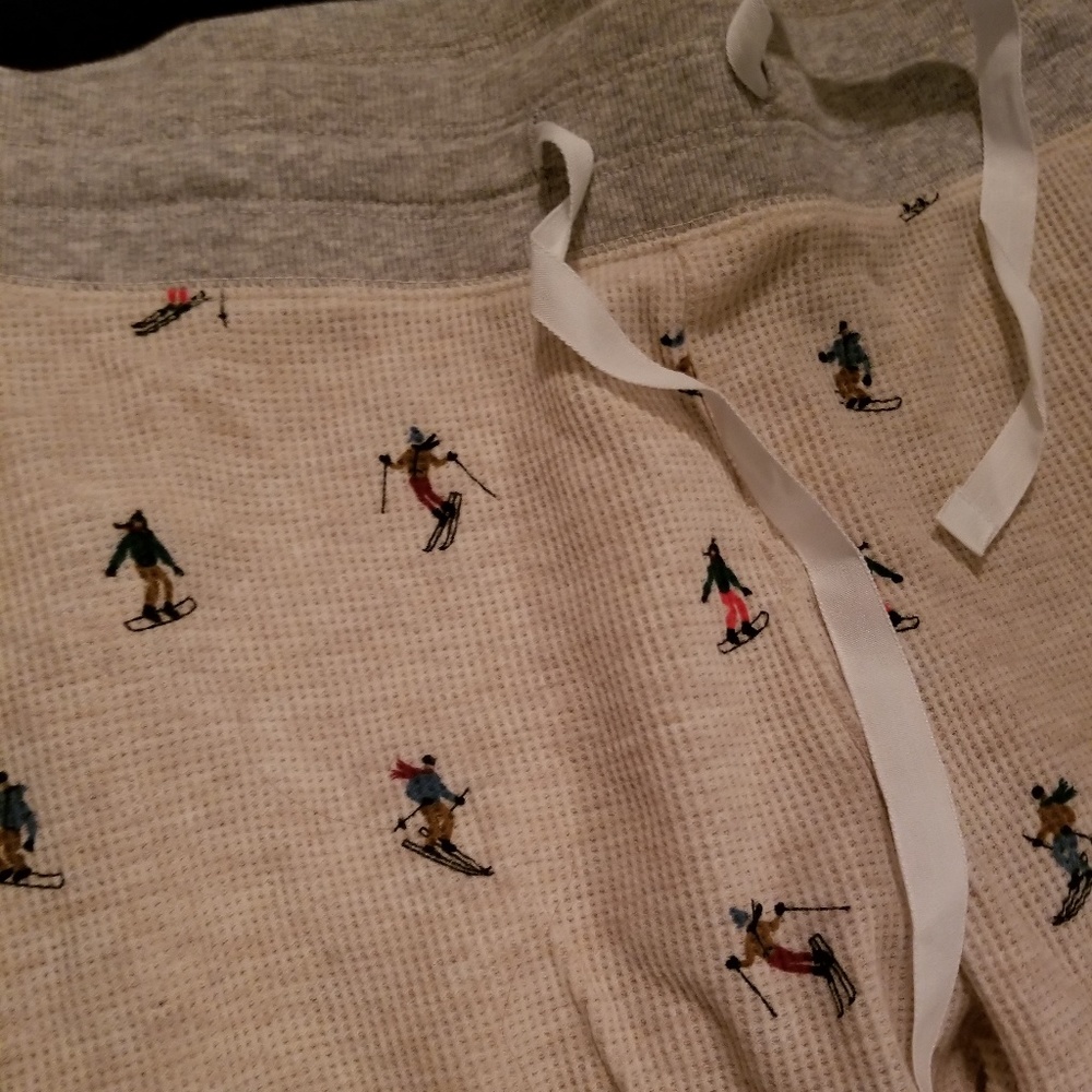 Never worn Eddie Bauer waffle knit ski sleep pant